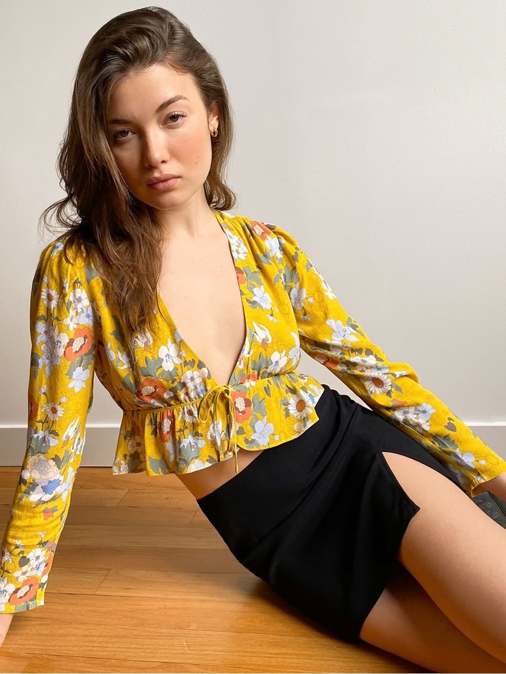 Sunday Best Aritzia Yellow Floral Tie Front Peplum Crop Top Blouse (126)
